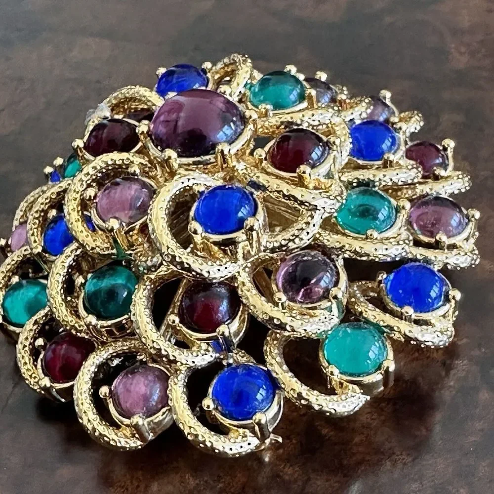 Monet Cluster Brooch 2.25 Inch Moghul Jewels Of India Gripoix Glass Gold‎ Plated